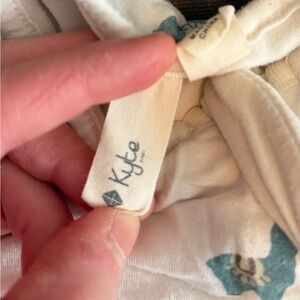 Kyte BABY Cream and Blue Infant Onesie